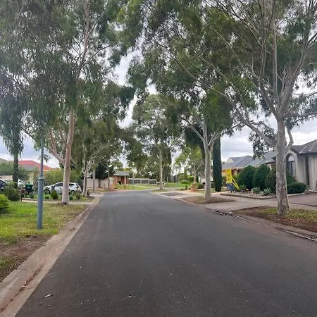 Yay! Enjoy An Entire House - Quiet, Spacious And Beautiful Stay In Melbourne Caroline Springs Exterior photo