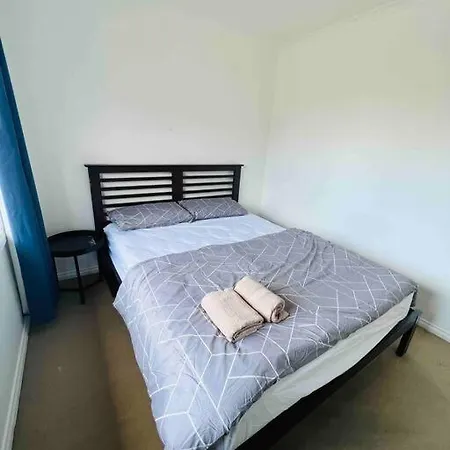 Yay! Enjoy An Entire House - Quiet, Spacious And Beautiful Stay In Melbourne Caroline Springs Exterior photo