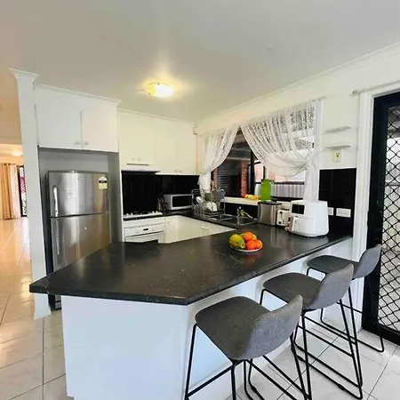 Yay! Enjoy An Entire House - Quiet, Spacious And Beautiful Stay In Melbourne Caroline Springs Exterior photo