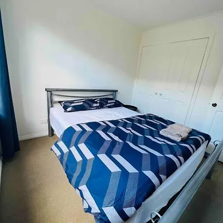 Yay! Enjoy An Entire House - Quiet, Spacious And Beautiful Stay In Melbourne Caroline Springs Exterior photo