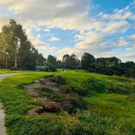 Yay! Enjoy An Entire House - Quiet, Spacious And Beautiful Stay In Melbourne Caroline Springs Exterior photo