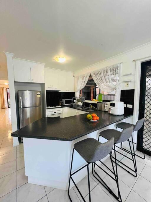Holiday home Yay! Enjoy An Entire House - Quiet, Spacious And Beautiful In Melbourne Caroline Springs