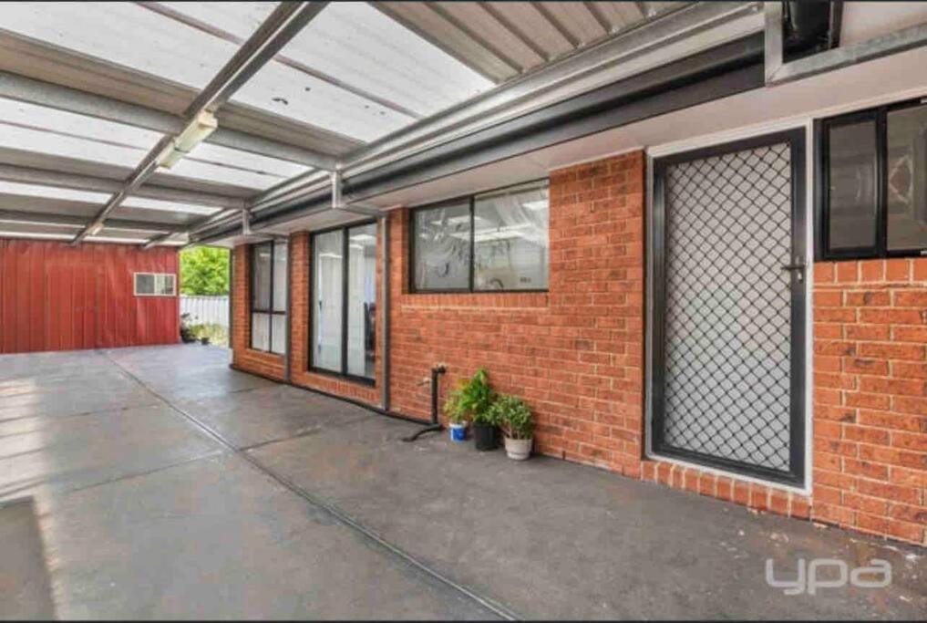Yay! Enjoy An Entire House - Quiet, Spacious And Beautiful In Melbourne Holiday home