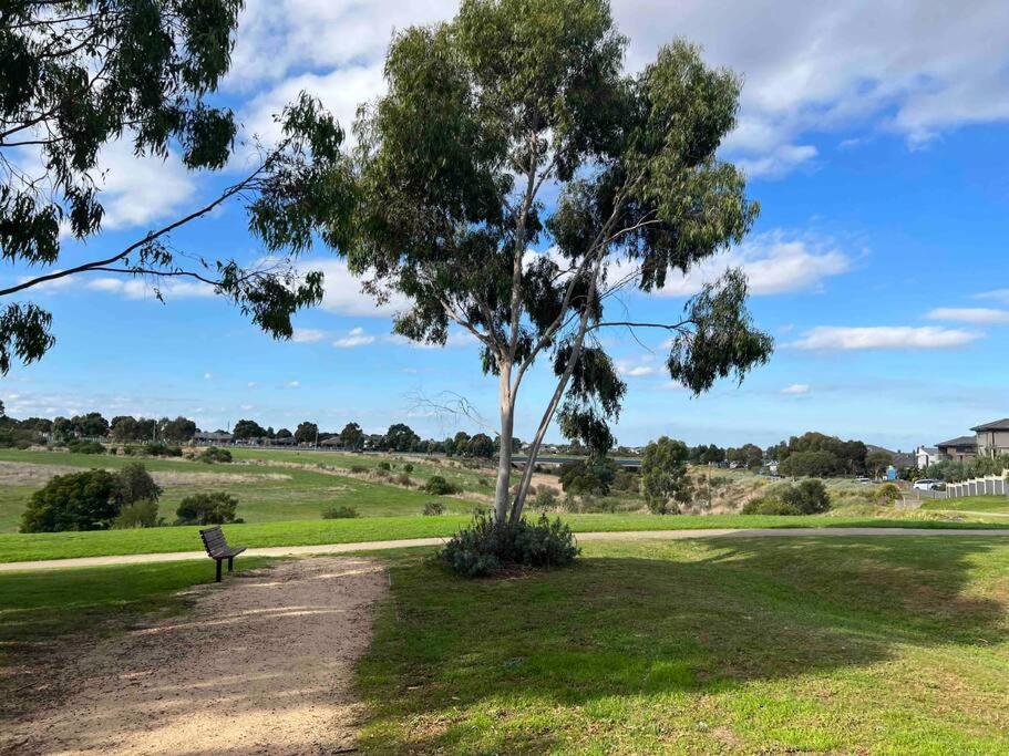 Yay! Enjoy An Entire House - Quiet, Spacious And Beautiful In Melbourne *