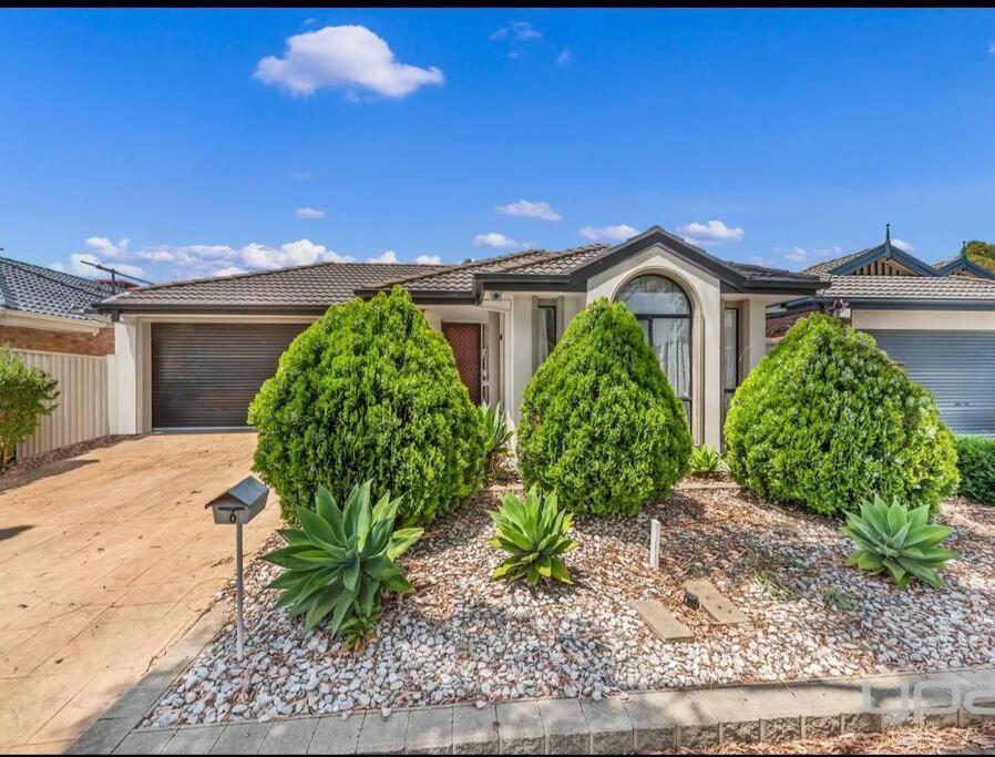 Yay! Enjoy An Entire House - Quiet, Spacious And Beautiful In Melbourne Holiday home